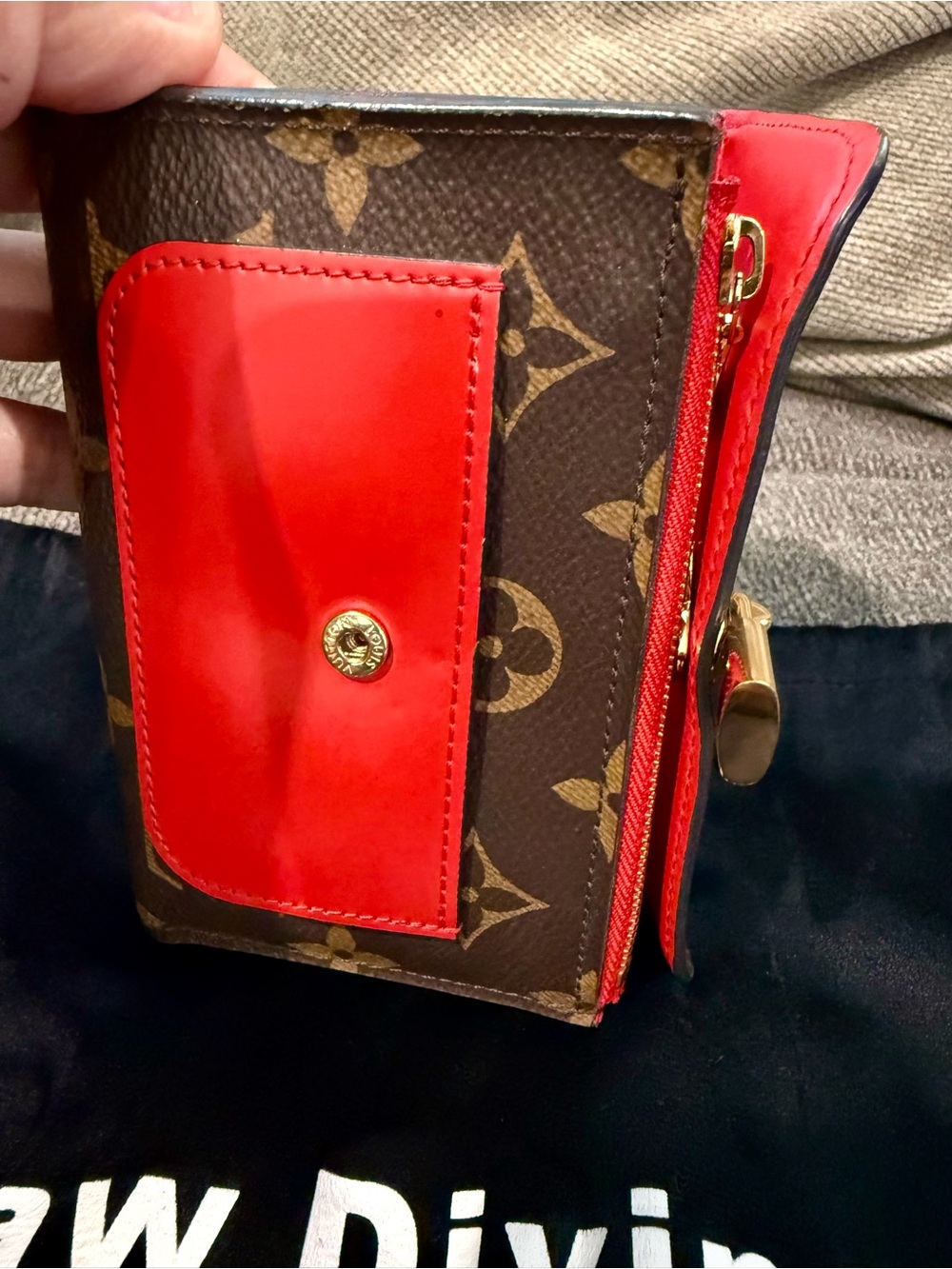 🌟 AUTHENTIC LOUIS VUITTON FLOWER LOCK COMPACT WALLET 🌟 - Picture 2 of 8